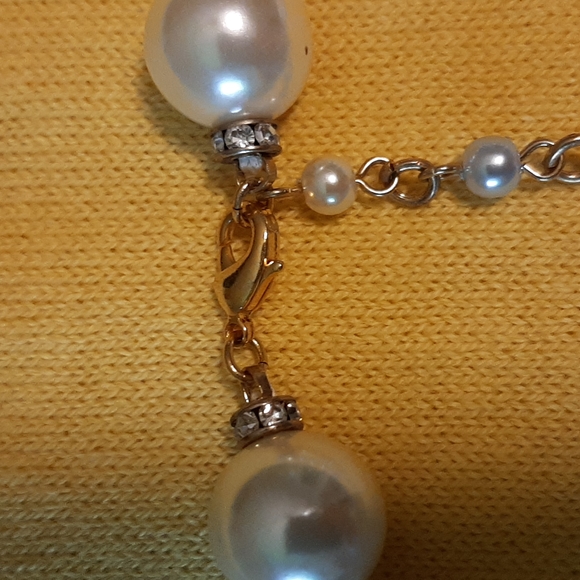 Faux pearl now & matching earrings - Picture 3 of 3